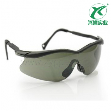 3M 12110流线型防护眼镜