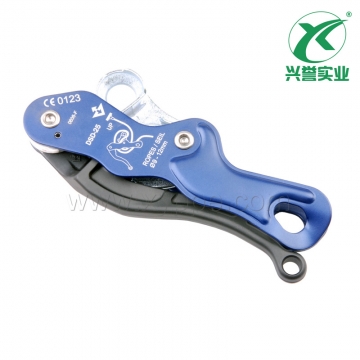 代尔塔 509006防恐慌手动下降器